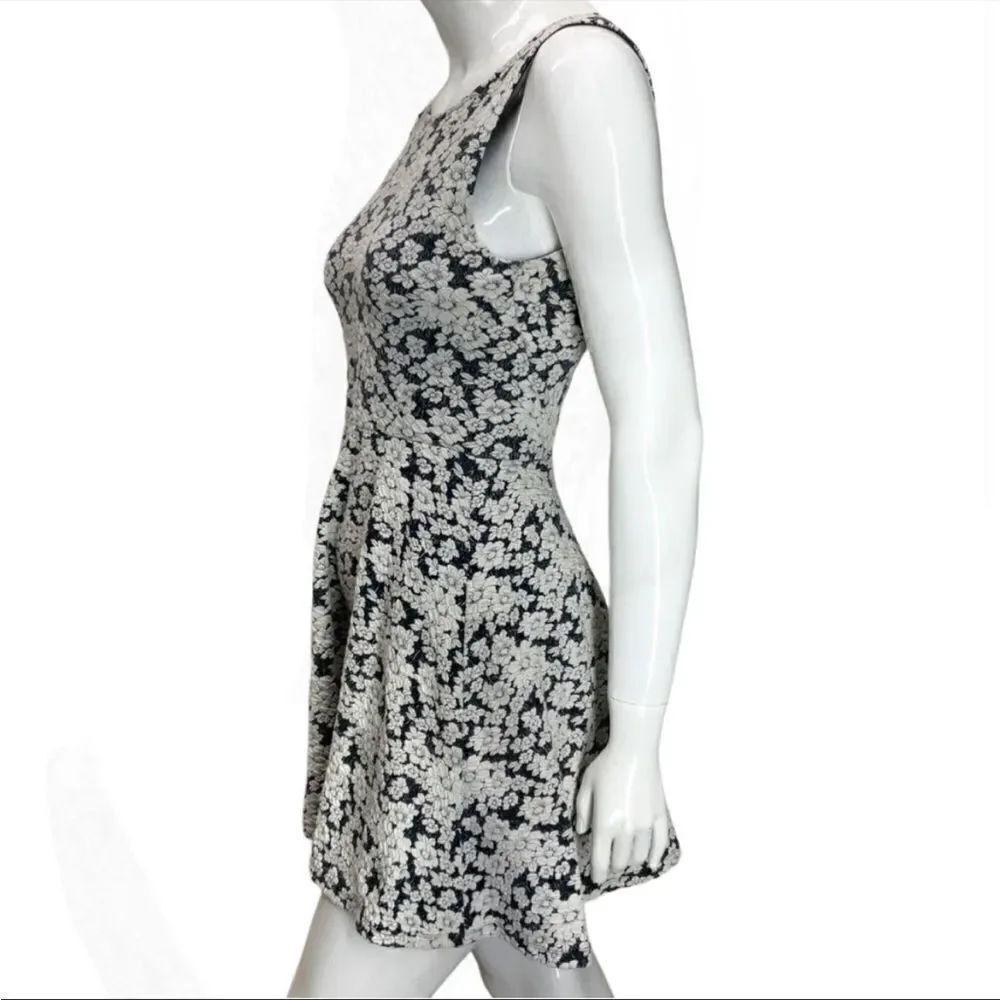 ✨ divided floral textured fit and flare dress✨